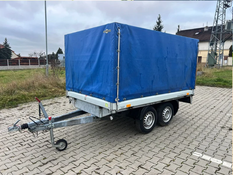 BRŽDĚNÝ PŘÍVĚS S PLACHTOU